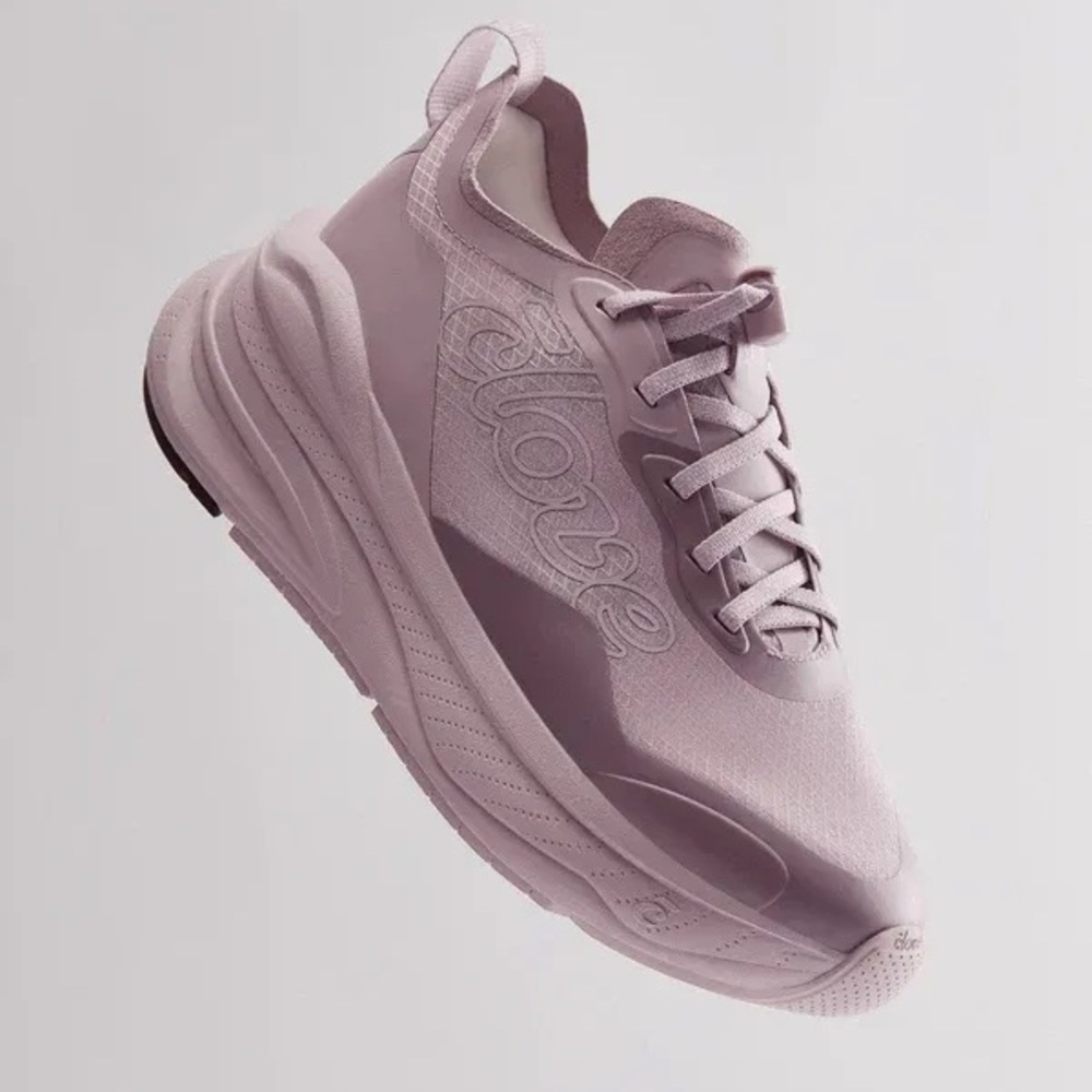 Clove WOMEN'S Size 10 CLOVE ALTO Slip-resistant Sneaker in Rose Mauve